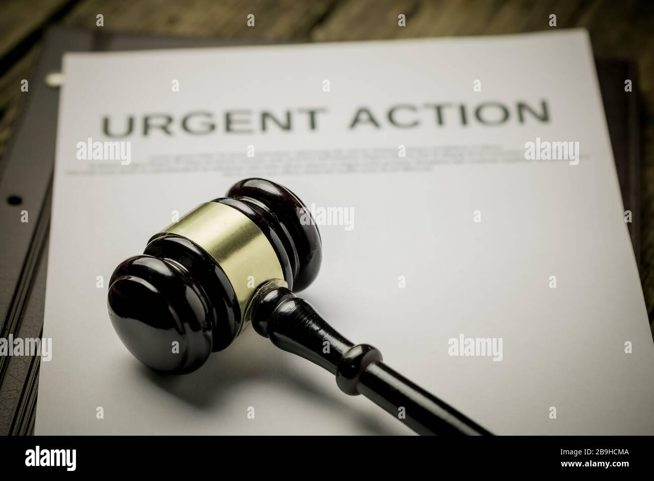 Documenter l'action urgente avec gavel. Concept d'action de classe Banque D'Images