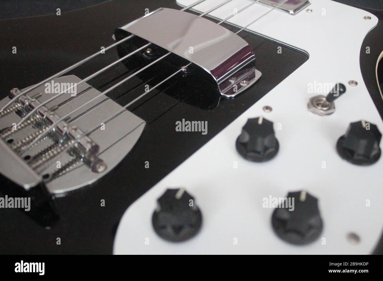 Images d'une guitare prises de près et isolément Banque D'Images