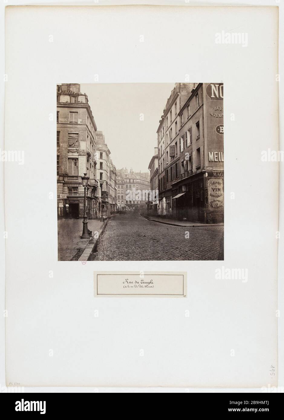 VUE SUR LA RUE DU TEMPLE EN PRENANT la RUE Dupetit THOUARS, 3ÈME ARRONDISSEMENT, PARIS rue du Temple, vue pry de la rue Dupetit-Thouars. Paris (IIIème arr.), 1865-1868. Photo de Charles Marville (1813-1879). Paris, musée Carnavalet. Banque D'Images