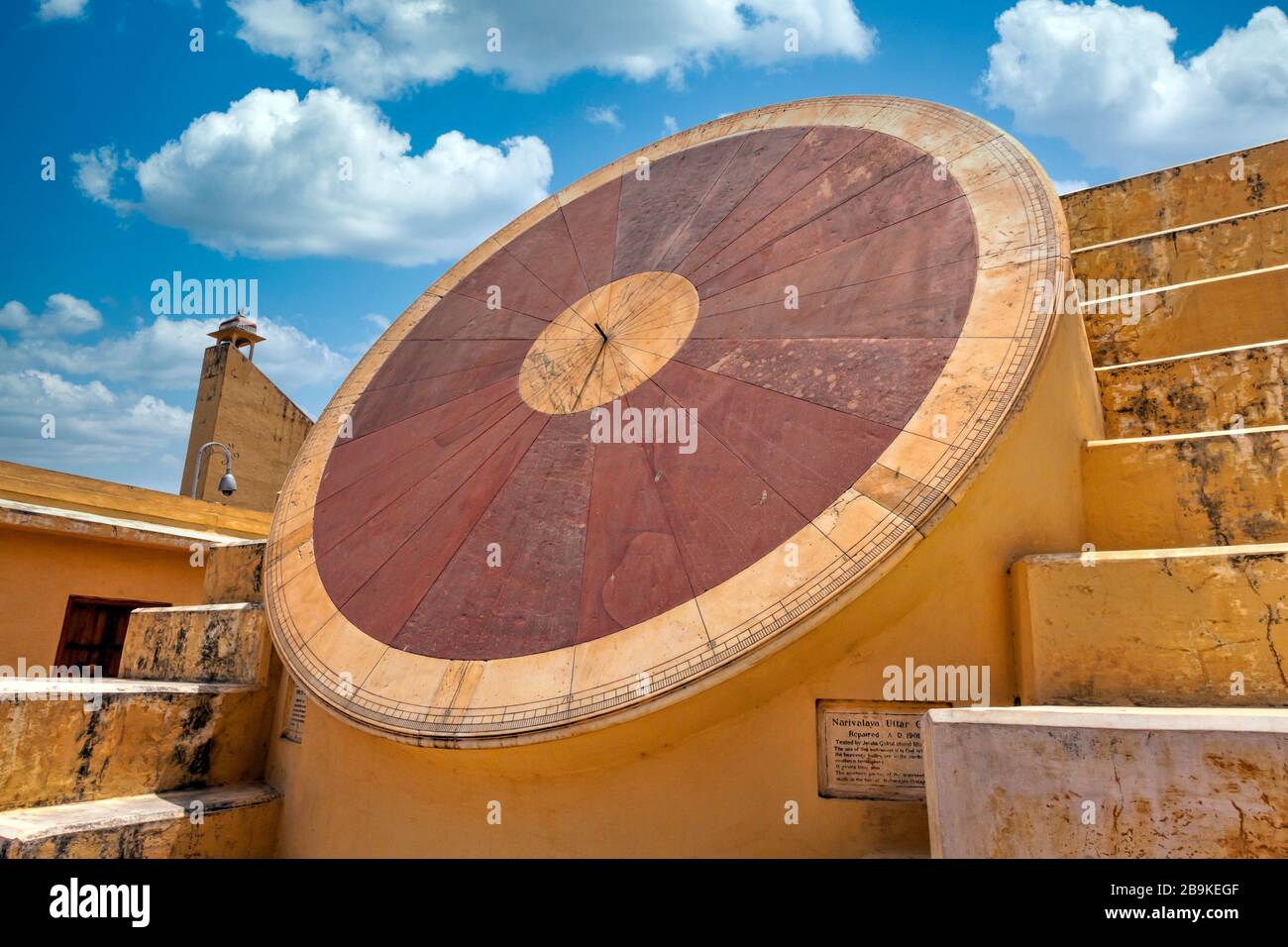 Sur place Giant Sundial et observatoire à Jantar Mantar, Jaipur, Rajasthan, Inde Banque D'Images