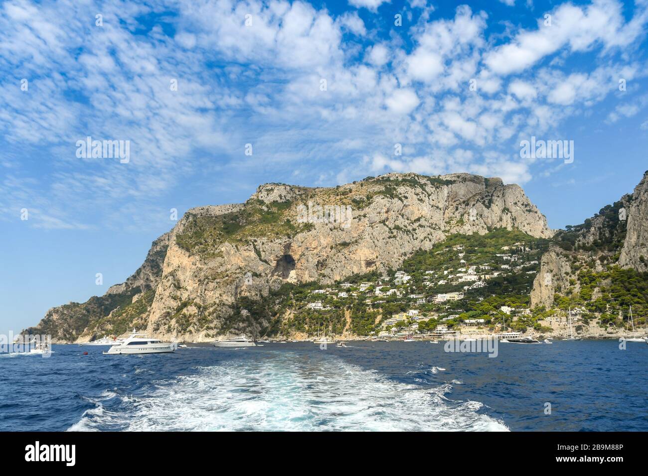 Vue panoramique sur le paysage de Marina Piccola sur l'île de Capri. Banque D'Images