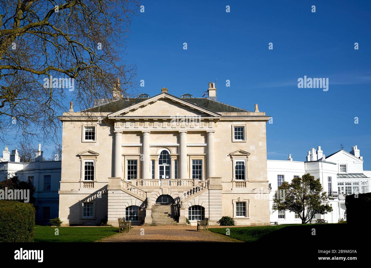 Vue générale de la Royal Ballet School (pavillon blanc), dans le parc Richmond. Banque D'Images