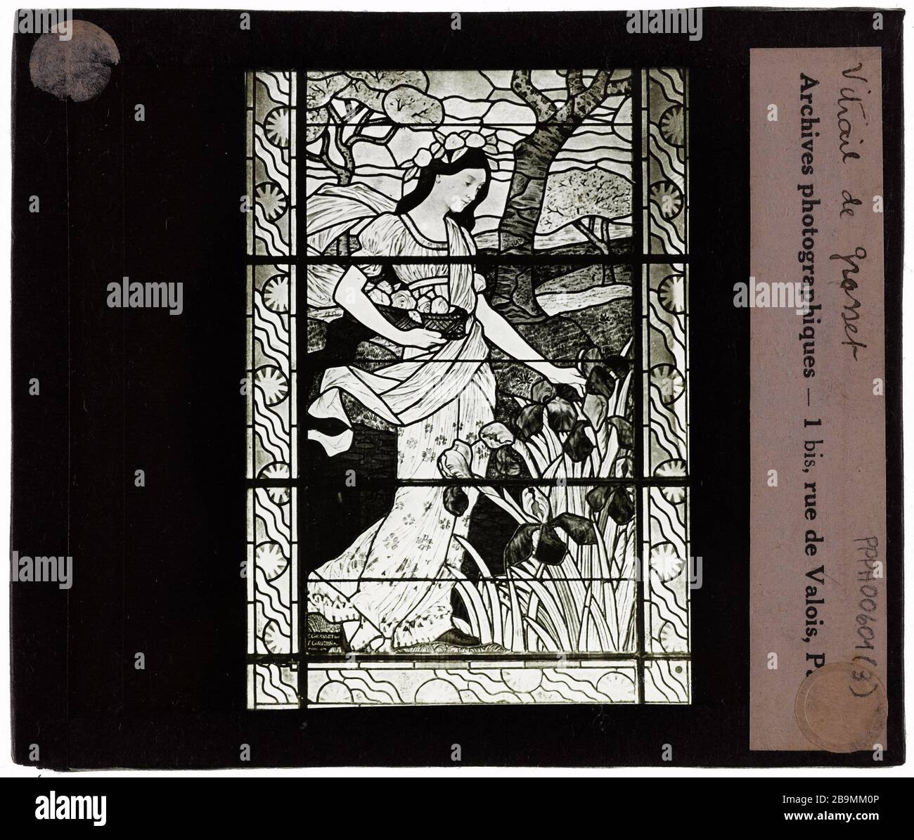 Mobilier. Stateed Grasset 'le printemps', vitrail de Grasset . Plaque de projection noir et blanc. Photographie de Jacques-Ernest Bulloz (1858-1942), 1900-1930. Musée des Beaux-Arts de la Ville de Paris, petit Palais. Banque D'Images