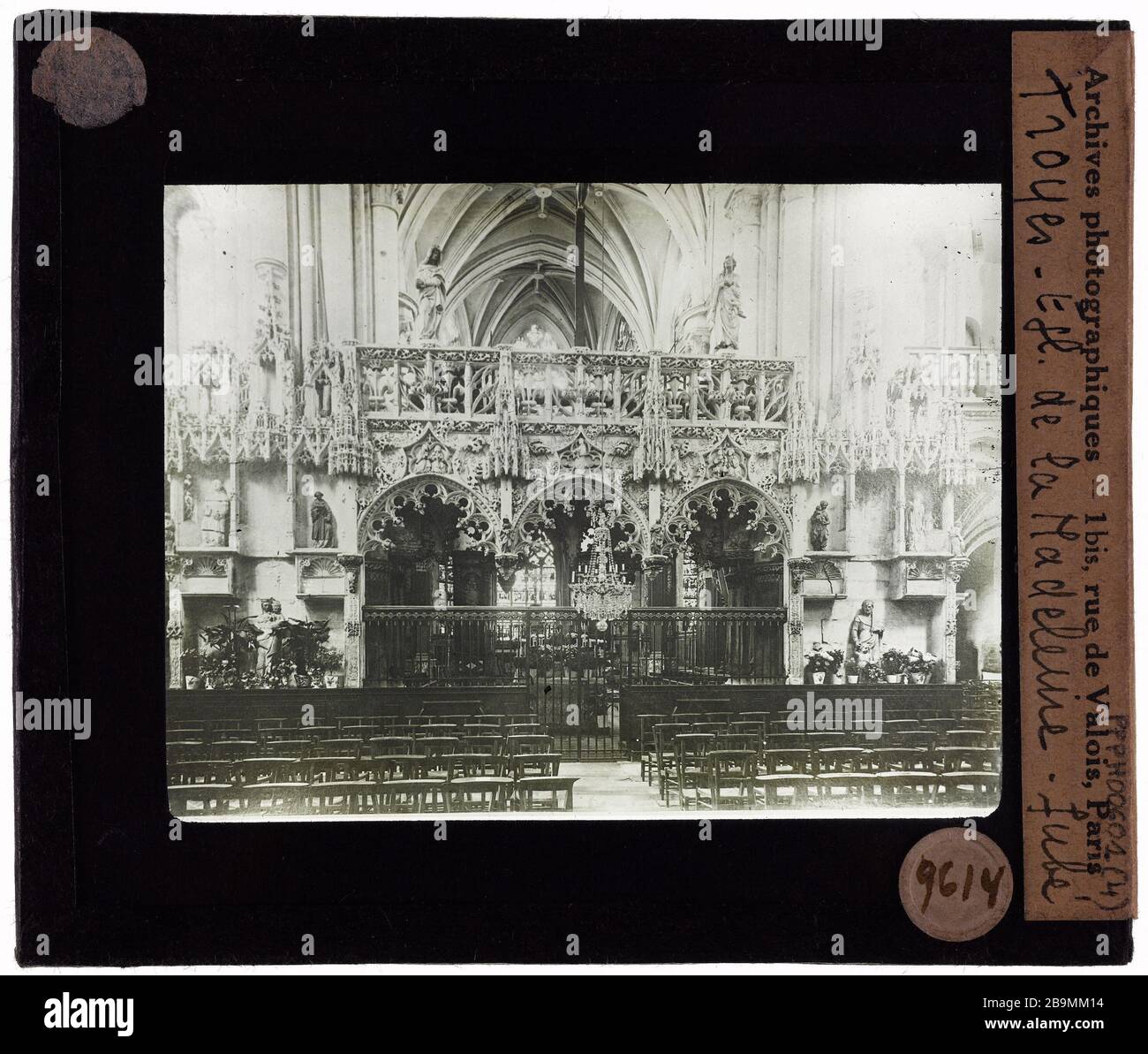 Mobilier. Troyes. Église de la Madeleine, écran rodé Église de la Madeleine, jubé. Photographie de Jacques-Ernest Bulloz (1858-1942). 1900-1930. Musée des Beaux-Arts de la Ville de Paris, petit Palais. Banque D'Images