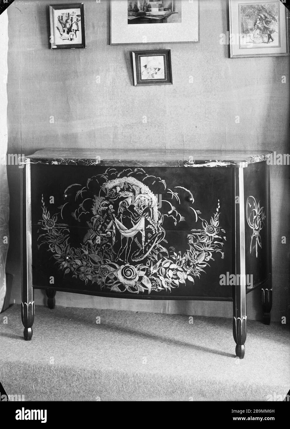 Commode d'anonyme. Mobilier. 'commode'. négatif à l'iodo-bromure d'argent sur plaque de verre. 1900-1930. Musée des Beaux-Arts de la Ville de Paris, petit Palais. Banque D'Images