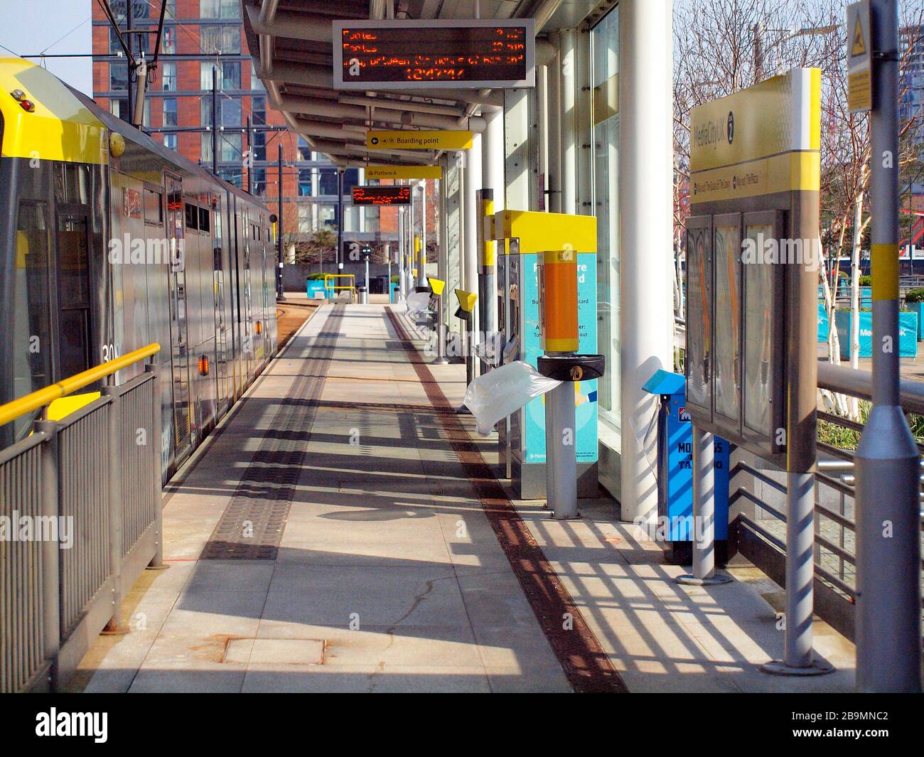 Vider le terminal de tramway de Media City après le verrouillage du coronavirus covid 19 Banque D'Images