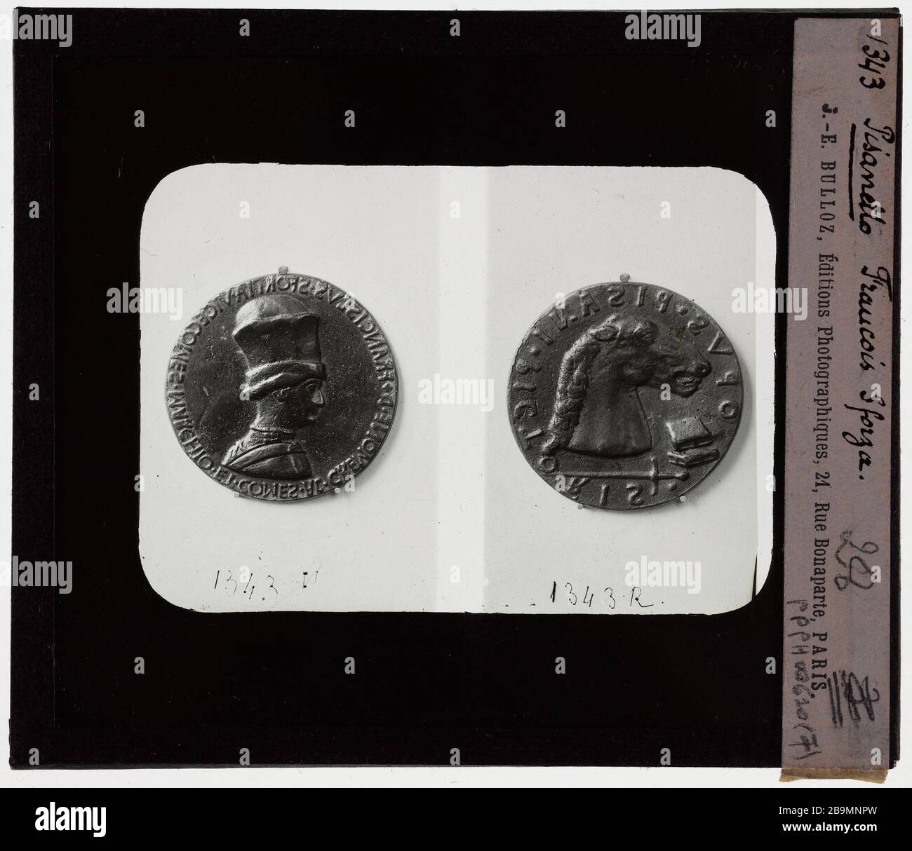 Médailles. Pisanello, François Xavier Médailles. 'Pisanello, François de Sforza'. Plaque de projection noir et blanc. 1900-1930. Photographie de Jacques-Ernest Bulloz (1858-1942). Musée des Beaux-Arts de la Ville de Paris, petit Palais. Banque D'Images