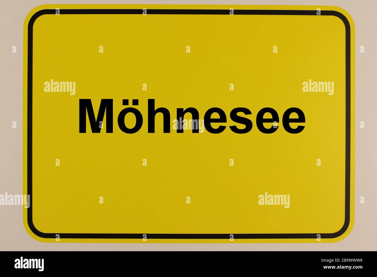 Illustrations eines Ortseingangsschildes mit dem Schriftzug 'Möhnesee' Banque D'Images