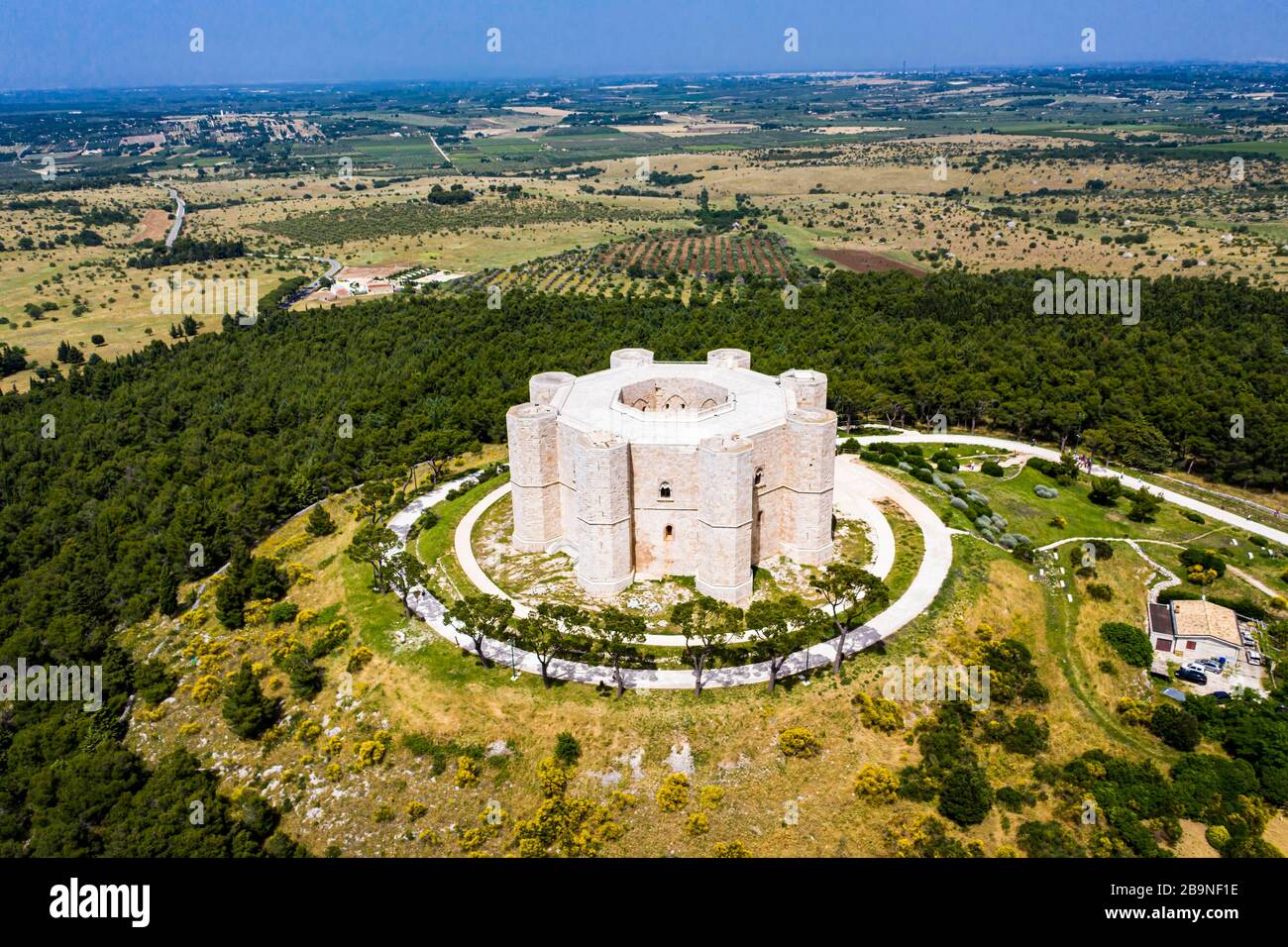 Vue aérienne de Castel del Monte, site classé au patrimoine mondial de l'UNESCO, province de Barletta-Andria-Trani, Pouilles, Italie Banque D'Images