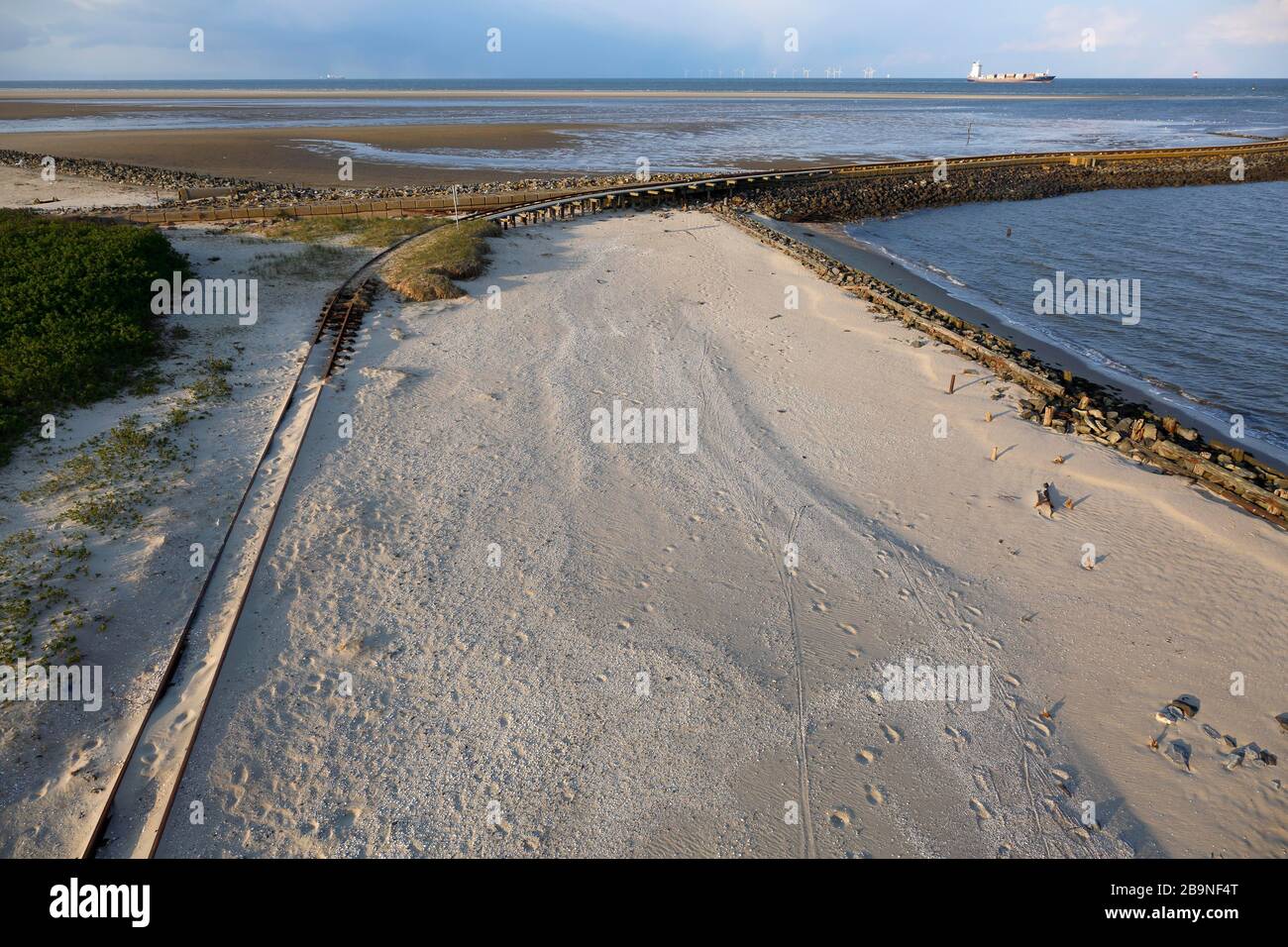 Systèmes de voies sablées sur la centrale électrique Minsener OOG, parc national de la mer des Wadden de Basse-Saxe, en Basse-Saxe, en Allemagne Banque D'Images