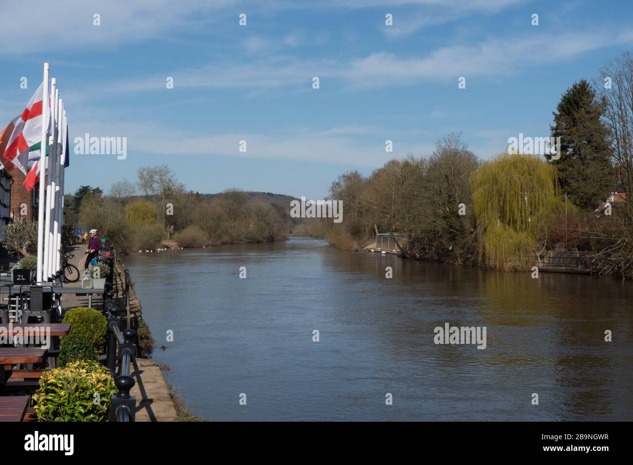 La rivière Severn à Bewdley près du pont au début du printemps. Mars 2020. Banque D'Images