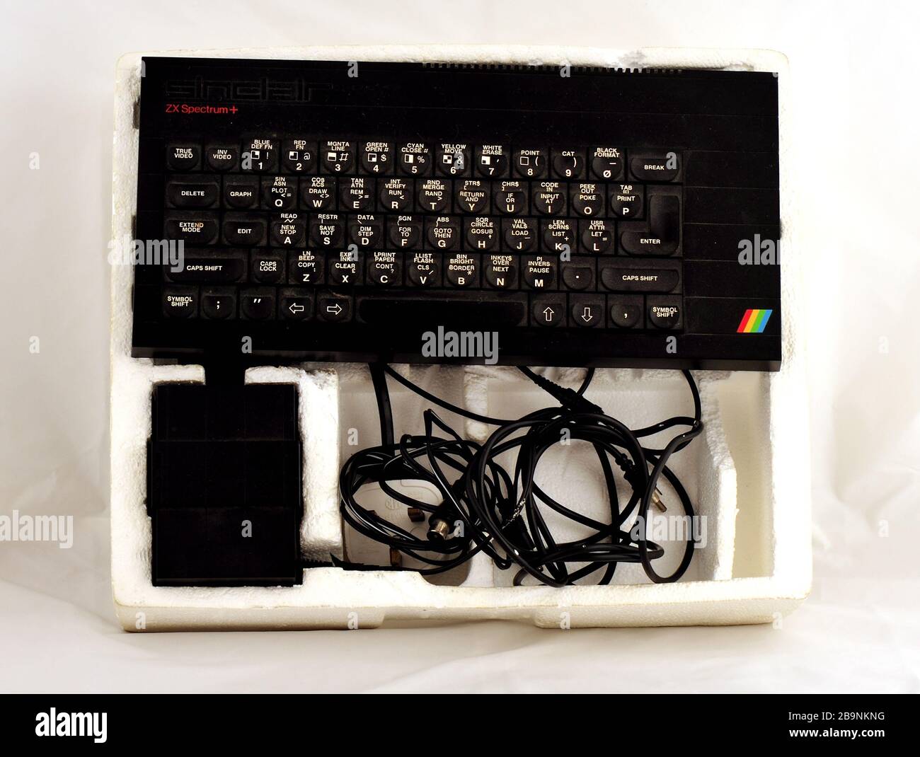 Original Sinclair Spectrum+ ordinateur et boîte, le bème des ordinateurs personnels au Royaume-Uni. Banque D'Images