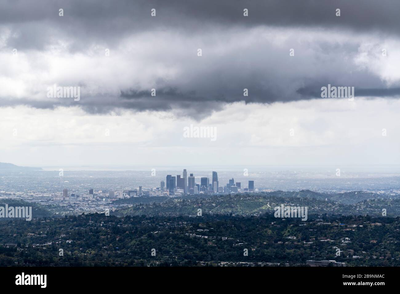 Nuages sombres au-dessus de Los Angeles en Californie du Sud. Banque D'Images