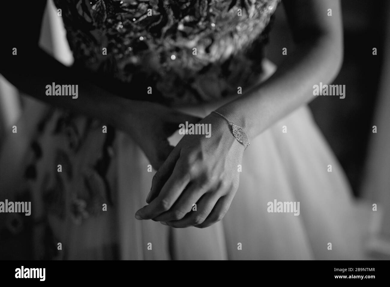 La mariée et sa belle robe de mariage Banque D'Images