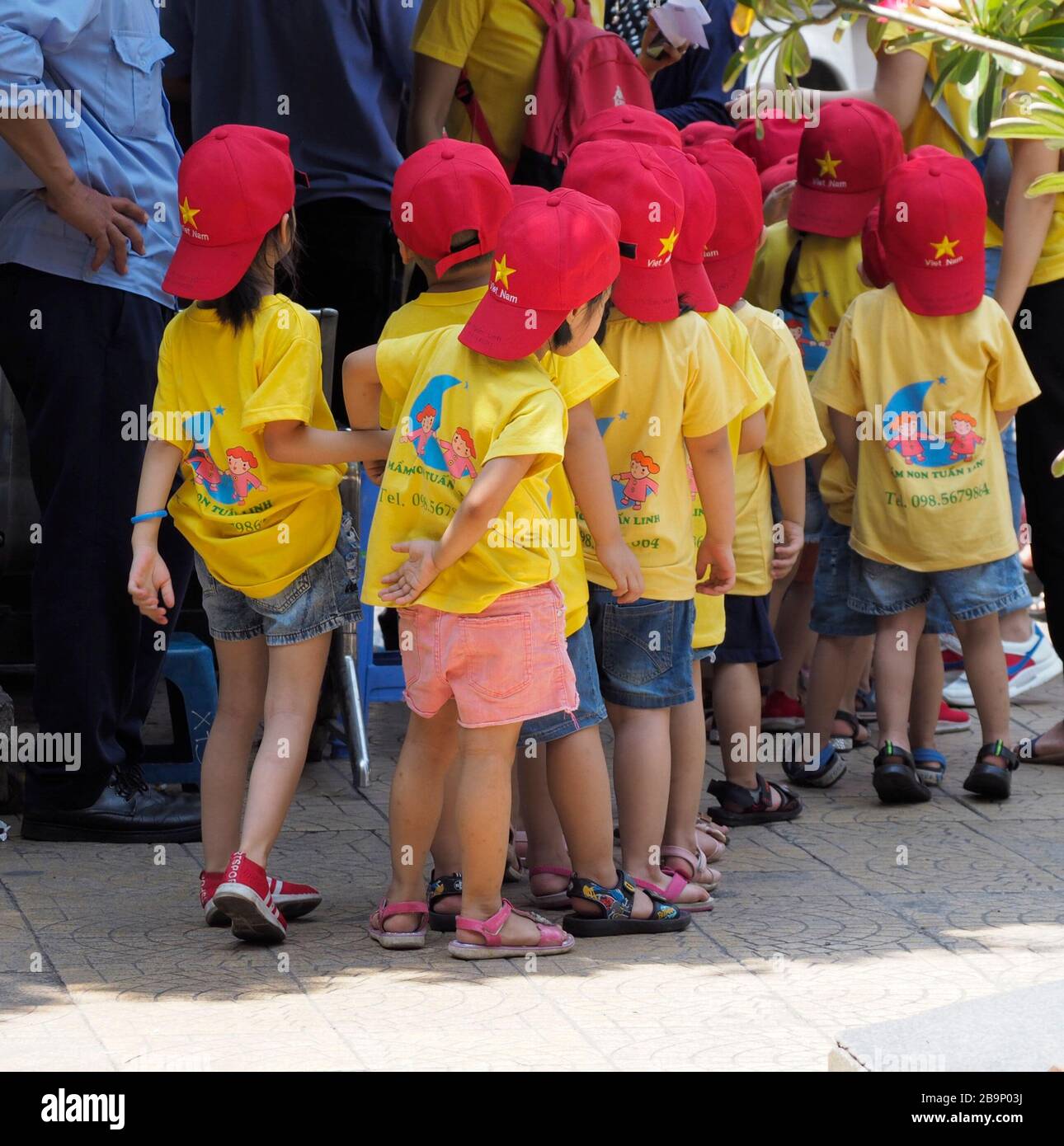 Enfants d'école à Hanoi, Nord Vietnam Banque D'Images