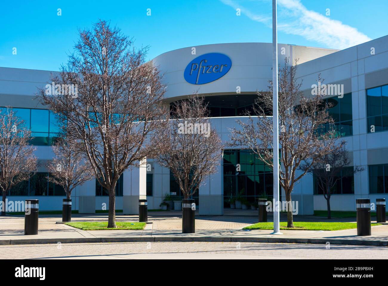 Extérieur du campus de Pfizer pharmaceutique Corporation dans la Silicon Valley - South San Francisco, CA, États-Unis - 2020 Banque D'Images