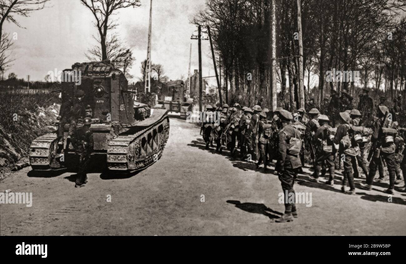 Les chars de la marque moyenne A « Whippet », utilisés pour sa mobilité et sa vitesse dans l'exploitation de toute rupture dans les lignes ennemies passant par les troupes de la Nouvelle-Zélande à Mailly-Maillet, lors de l'opération Michael, qui a commencé l'offensive du printemps allemand le 21 mars 1918. Banque D'Images