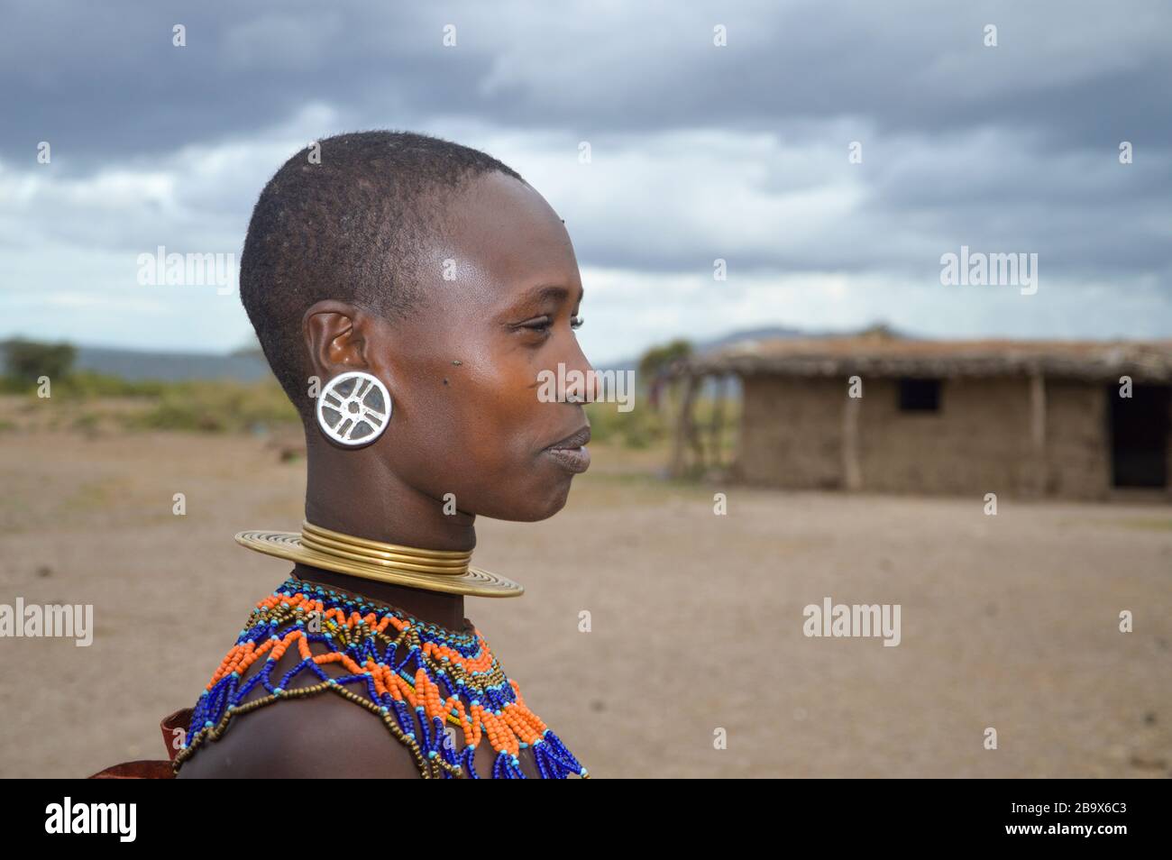 Portrait d'une femme de Dooga photographiée dans le lac Eyasi Tanzanie Banque D'Images