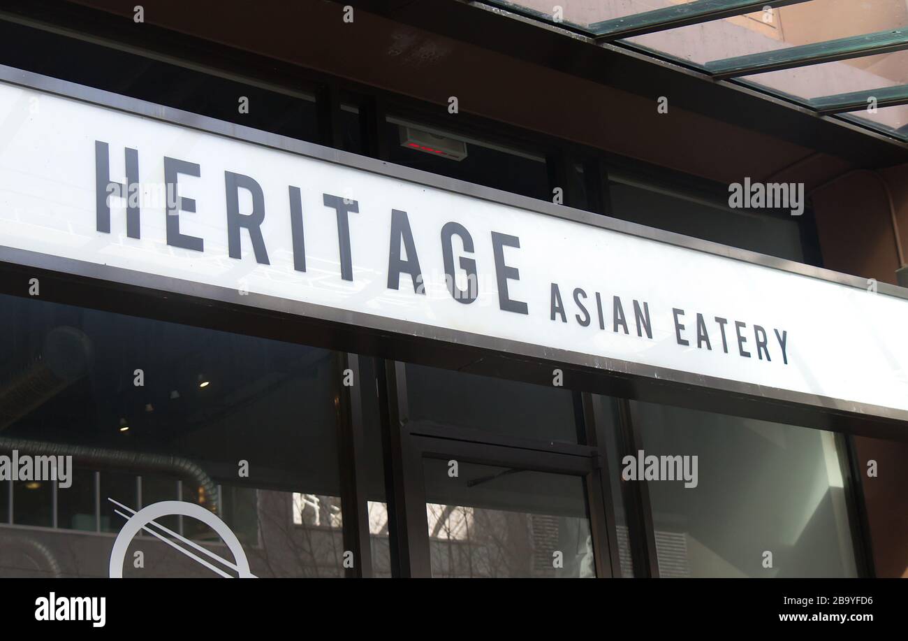 Vancouver, Canada - 29 février 2020 : vue sur l'entrée du restaurant « Heritage Asian Eatery » dans le centre-ville de Vancouver Banque D'Images