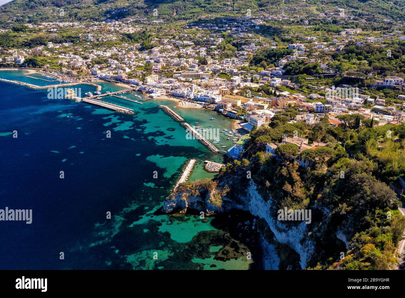 Vue aérienne, il Fungo (champignon) roc marin, Lacco Ameno, Ischia, Campanie, Italie, Europe Banque D'Images