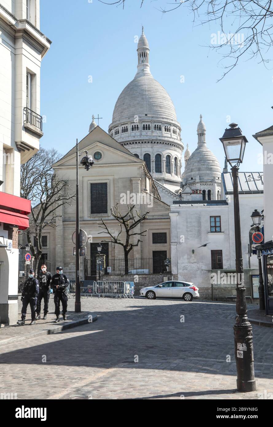 UN MAINTIEN PARISIEN À MONTMARTRE Banque D'Images