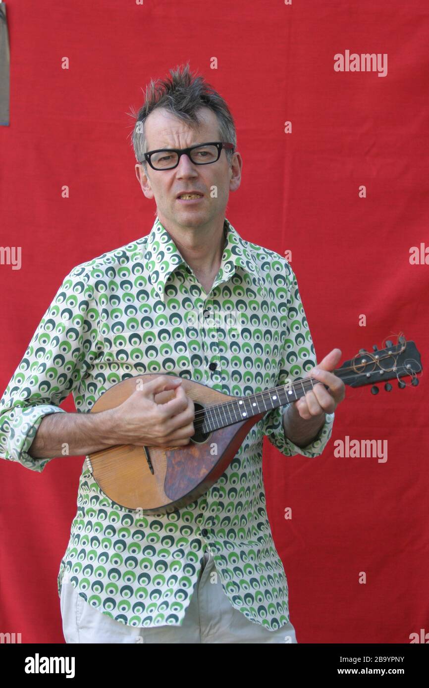 JOHN HEGLEY, écrivain, comédien et interprète, au Edinburgh International Book Festival, Édimbourg, Écosse, août 2003. Banque D'Images