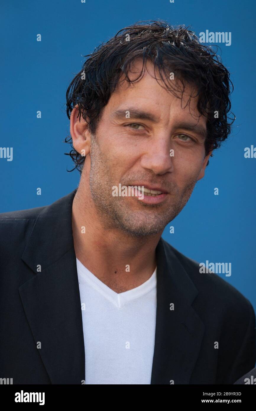 Clive Owen à Photocall pour 'Je vais dormir quand je suis mort', Edinburgh International Film Festival, Edinburgh, Ecosse, août 2003. Banque D'Images