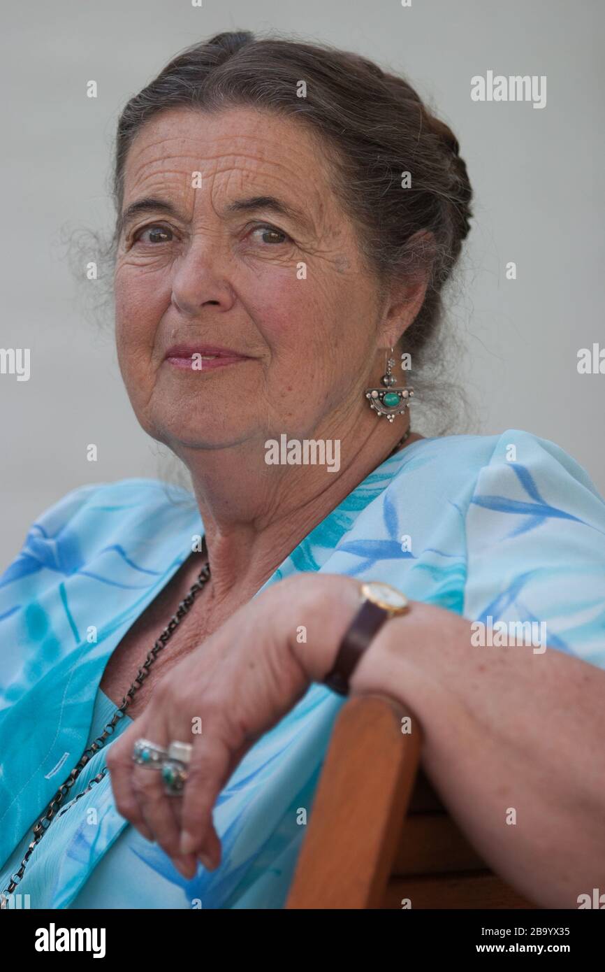 Lynne Reid Banks, auteur de livres pour enfants, au Edinburgh International Book Festival, Édimbourg, Écosse, août 2003. Banque D'Images