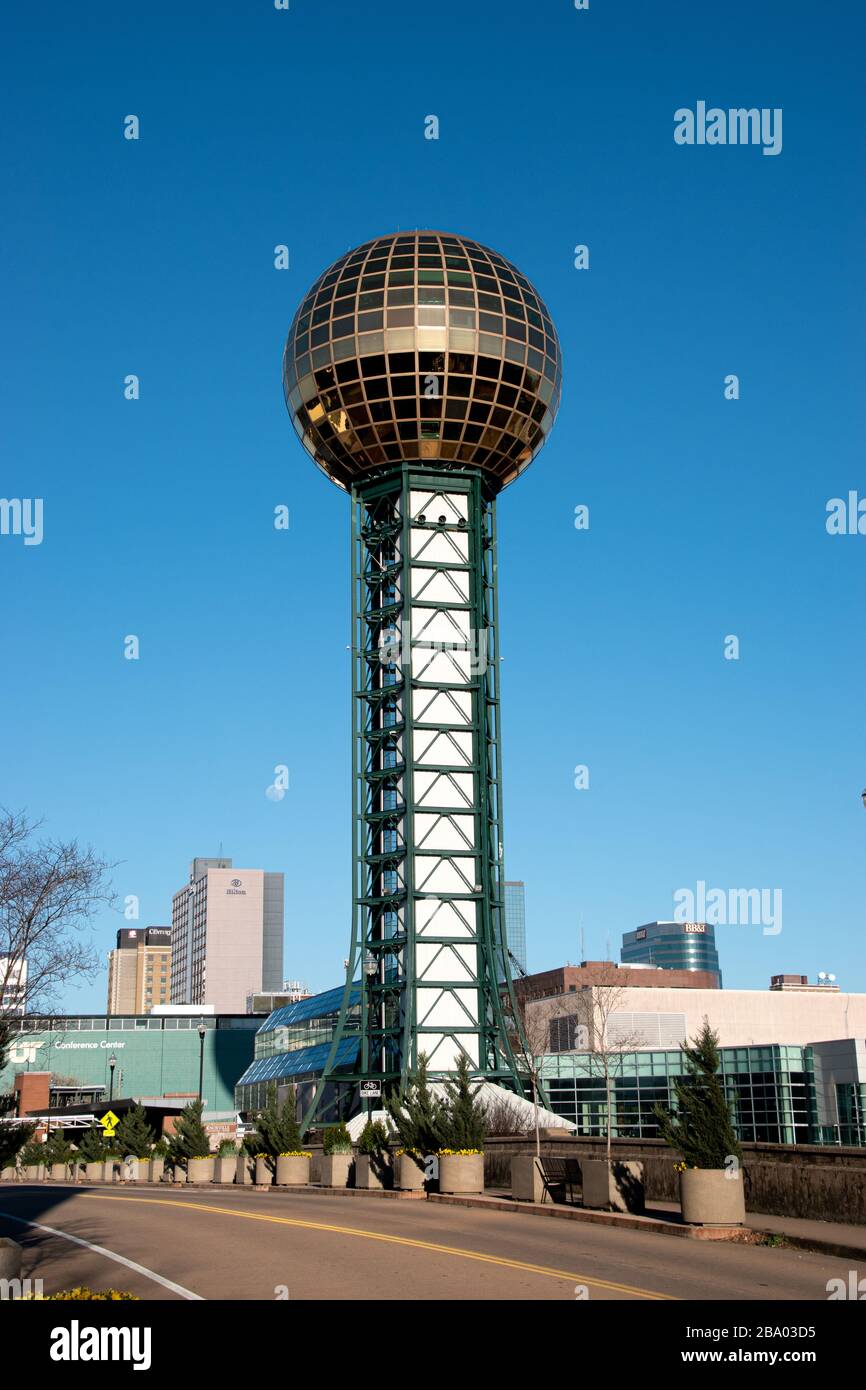 Le Sunsphere, situé dans le parc des expositions du monde, dans le centre-ville de Knoxville, au Tennessee Banque D'Images