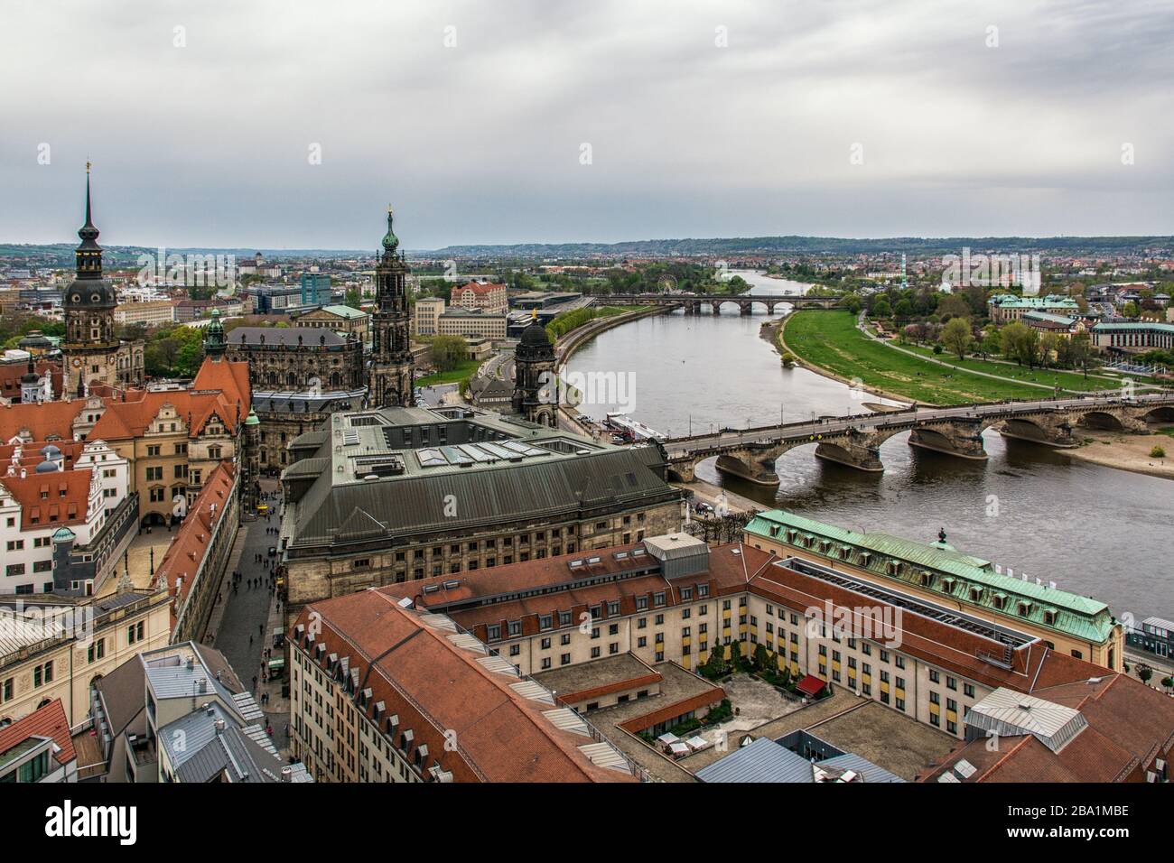 Vue sur les toits de Dresde sur l'Elbe Banque D'Images