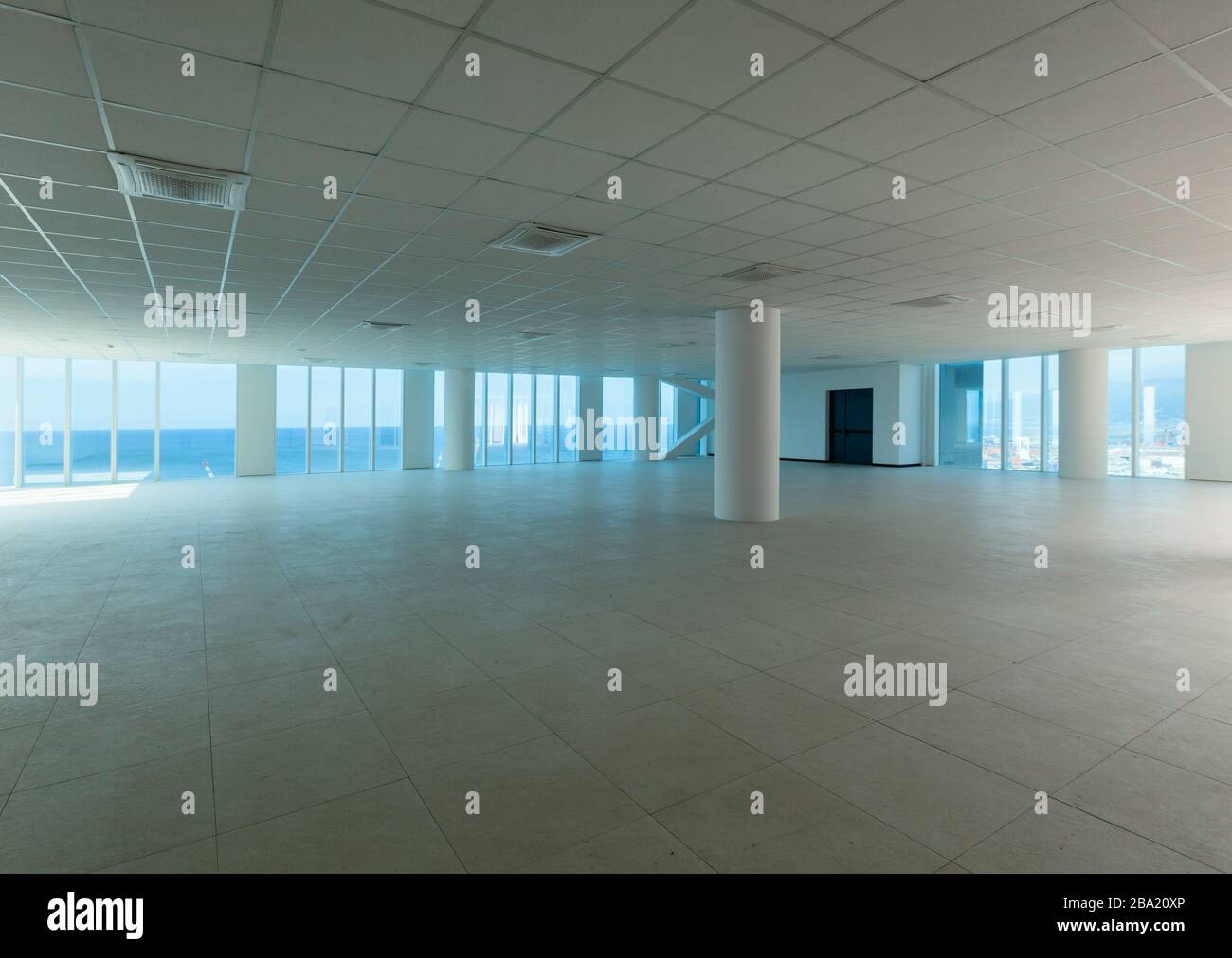 Intérieur, mur de verre dans le bâtiment de bureau Banque D'Images