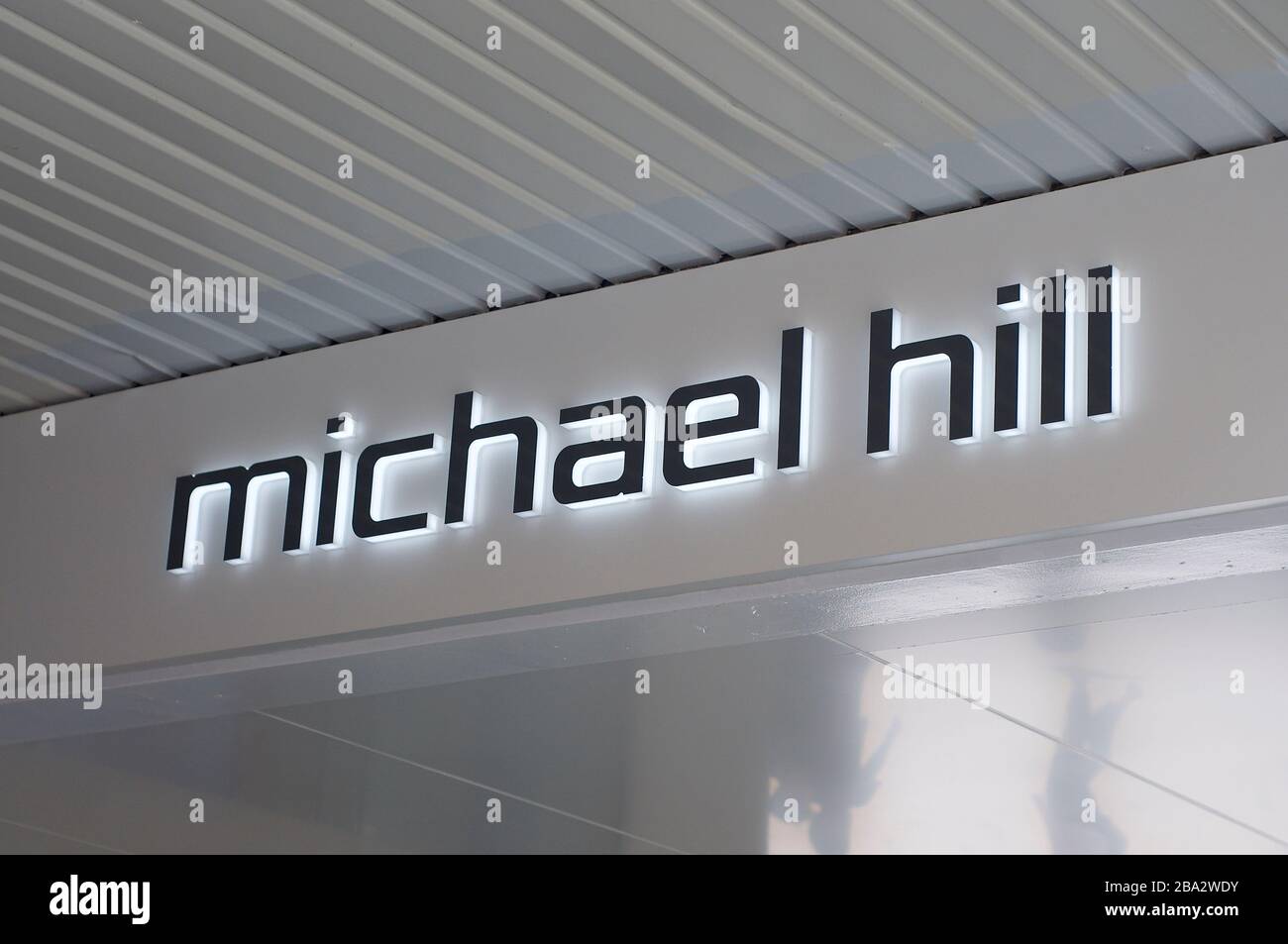 Brisbane, Queensland, Australie - 28 février 2020 : le panneau Michael Hill est suspendu devant un magasin du centre commercial Queenstreet Mall de Brisbane, Australie Banque D'Images