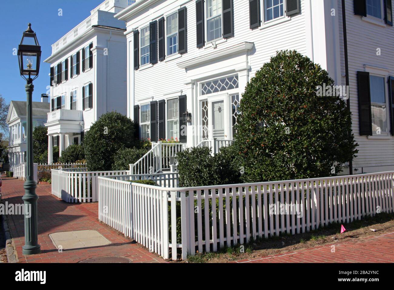 Maisons le long de N Water St, Edgartown, Martha’s Vineyard, Massachusetts, États-Unis Banque D'Images