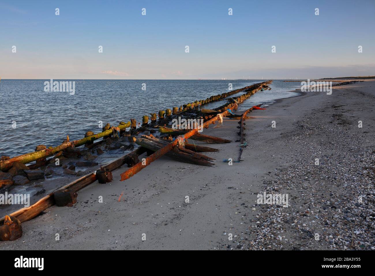Systèmes de pistes de sauvetage sur la centrale électrique Minsener OOG, parc national de la mer des Wadden de Basse-Saxe, Allemagne Banque D'Images