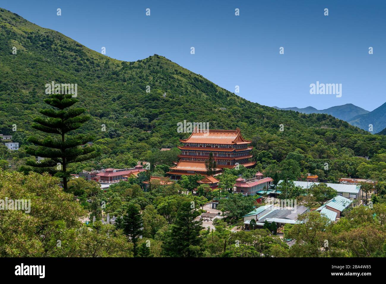 Monastère de PO Lin vue du Grand Bouddha, île de Lantau, Hong Kong Banque D'Images