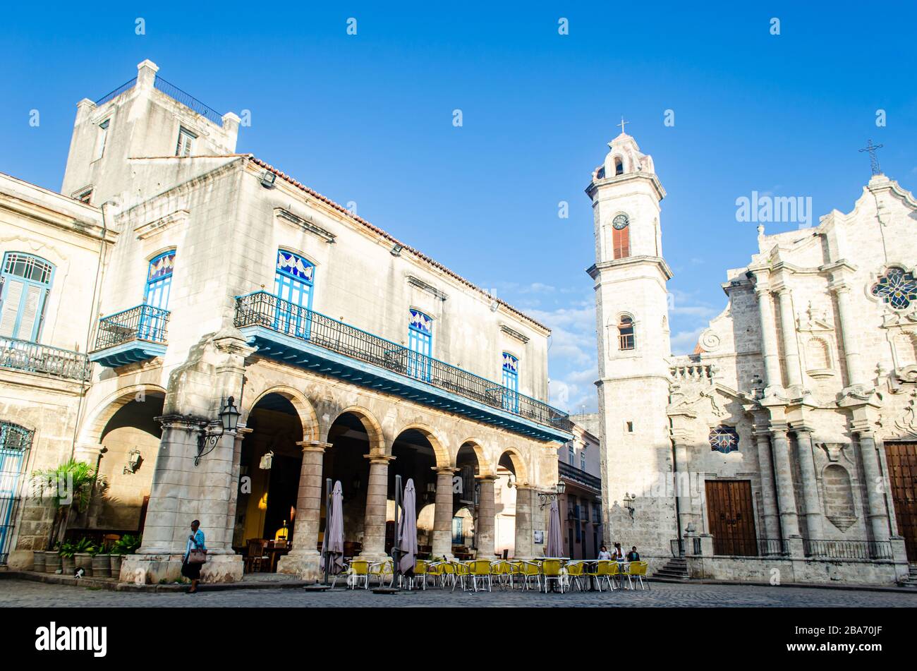 Place de la cathédrale dans la vieille Havane Banque D'Images