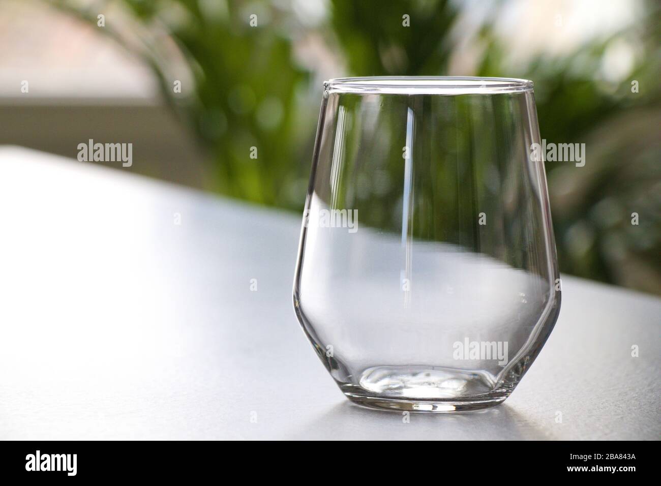 Cristaline water Banque de photographies et d'images à haute résolution -  Alamy