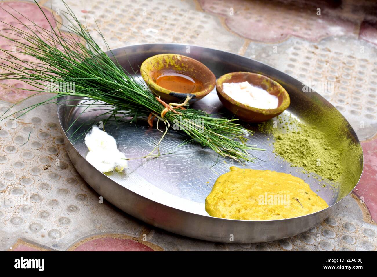 Tel Baan Ritual, cérémonie de haldi à Indian Wedding Banque D'Images