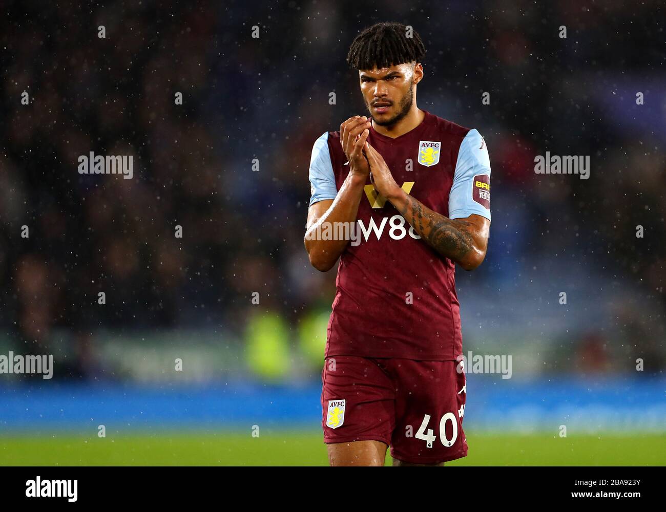 Les migs Tyrone d'Aston Villa après le coup de sifflet final Banque D'Images