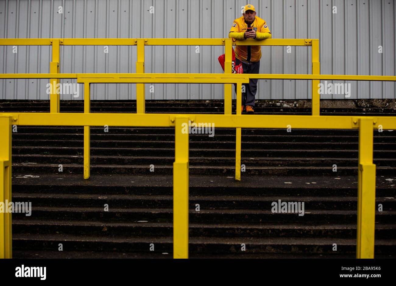 Une vue générale de Sutton United fan avant le jeu Banque D'Images