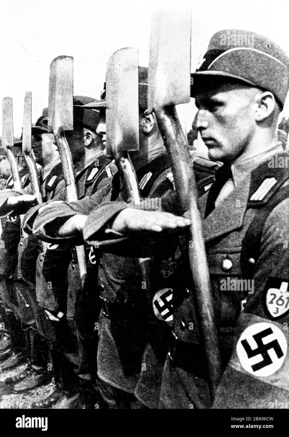 Soldats nazis du Front du travail allemand, 1936 Banque D'Images