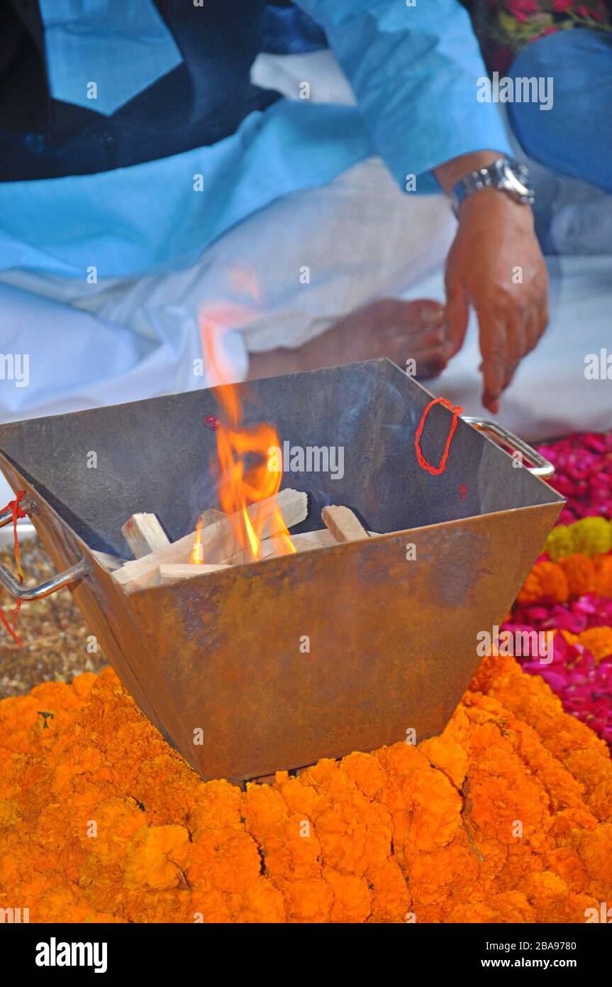Réchauffement de la maison Indian Hindu Ritual, Hawan Hindu rituels Banque D'Images