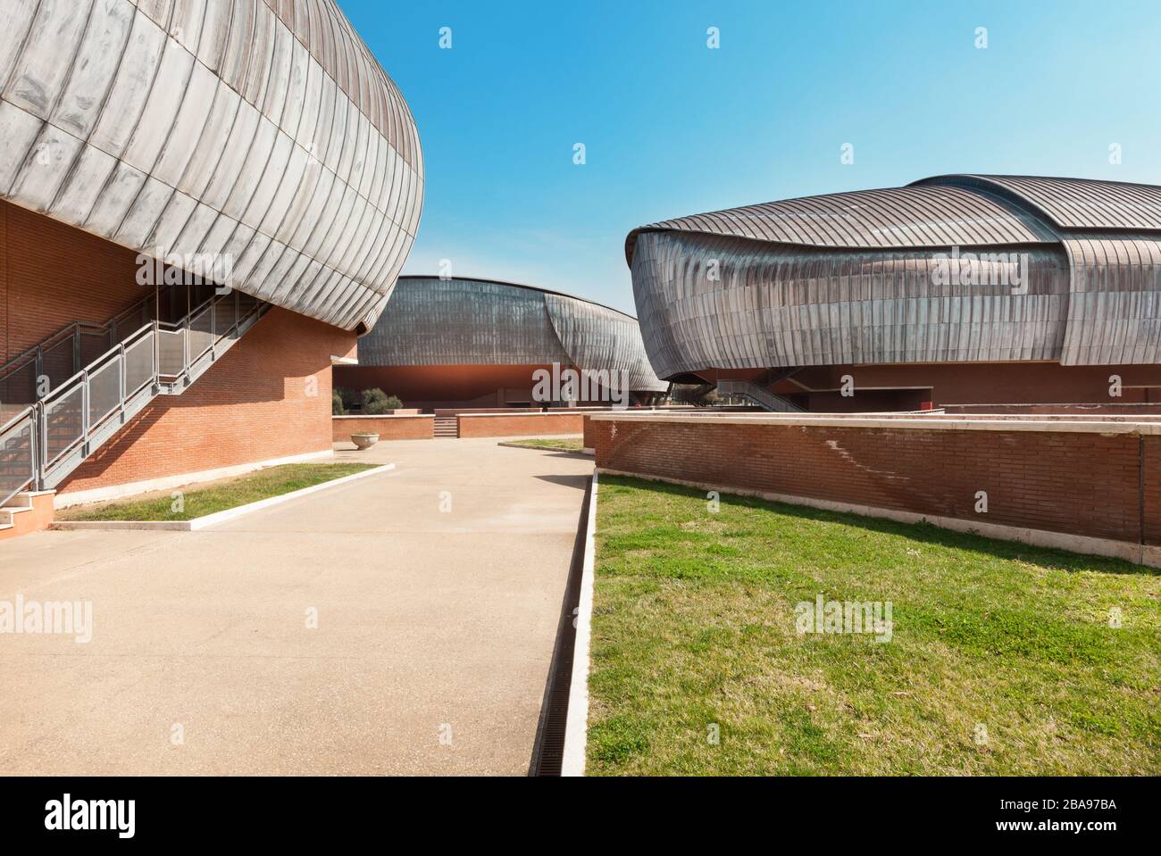 ROME, ITALIE - 14 MARS 2015 : vue de l'extérieur de l'Auditorium Parco della Musica, structure entièrement dédiée à l'art. Architecte, Renzo Piano Banque D'Images