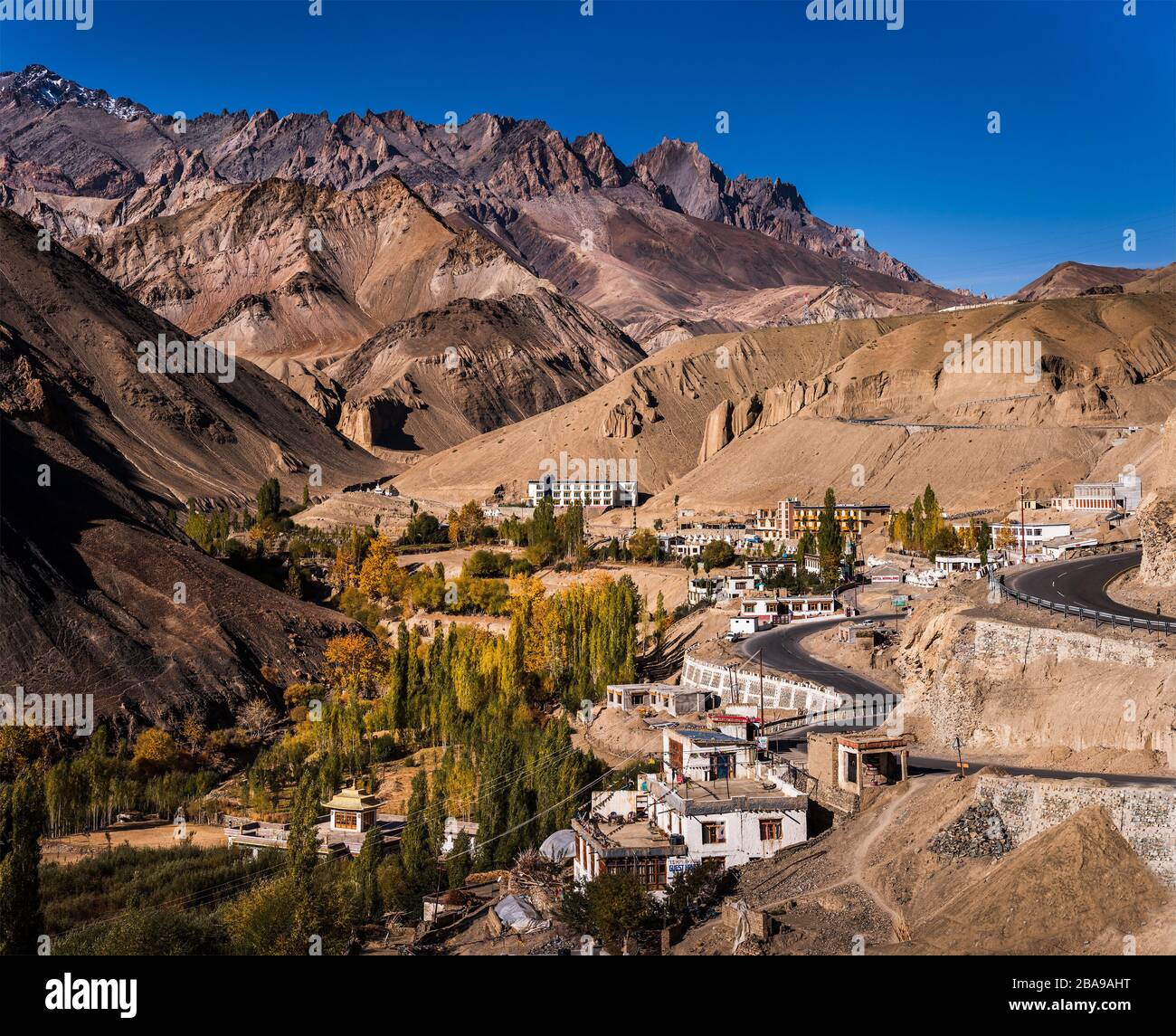 La ville de Leh est une ville du district de Leh, dans l'État indien du Jammu-et-Cachemire. C'était la capitale du royaume himalayen du Ladakh. Banque D'Images