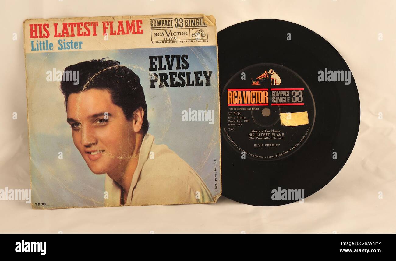 Elvis Presley Picture Sleeve single of 'Little Sister' and 'HIS Latest Flame' noir label très rare 33 1/3 rpm Edition, un article de collection Banque D'Images