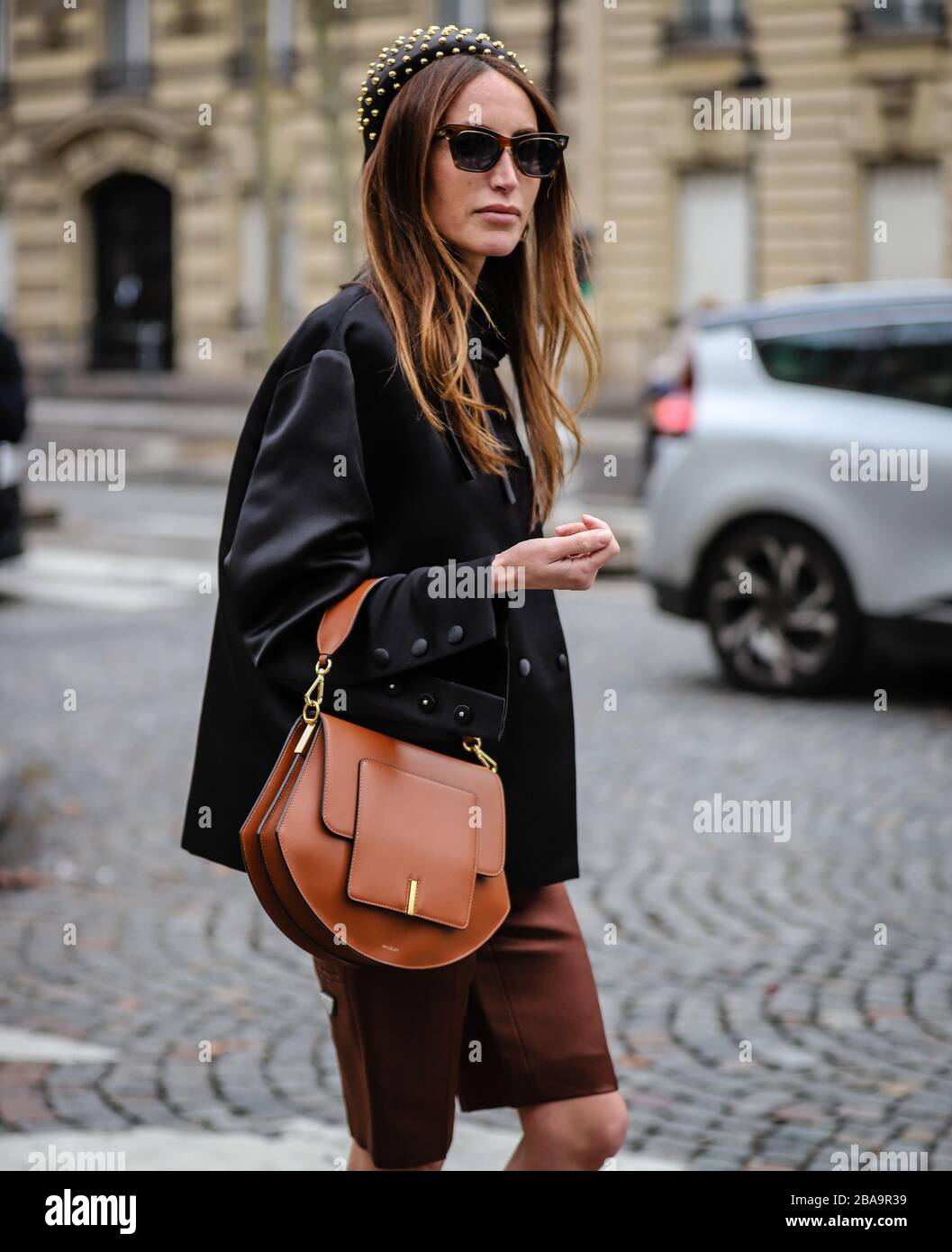 PARIS France 2 mars 2019 Chloe Harauche dans la rue pendant la semaine de la mode de Paris Photo Stock Alamy