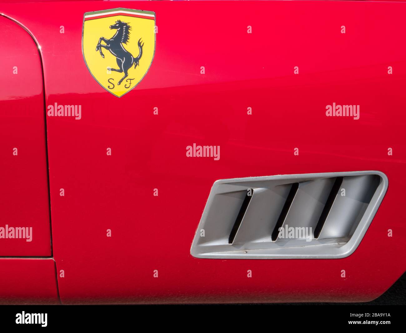 Gros plan sur une voiture de course classique Red Ferrari, Goodwood West Sussex UK Banque D'Images