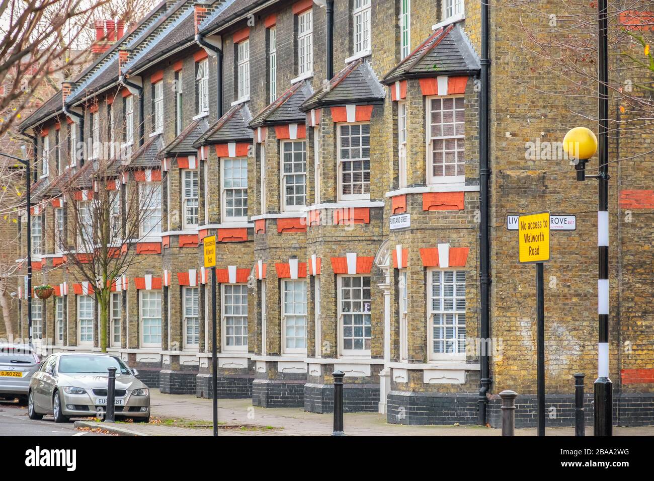 Londres, Royaume-Uni - 9 décembre 2019 - Maisons en terrasses anglaises traditionnelles dans le sud-est de Londres Banque D'Images
