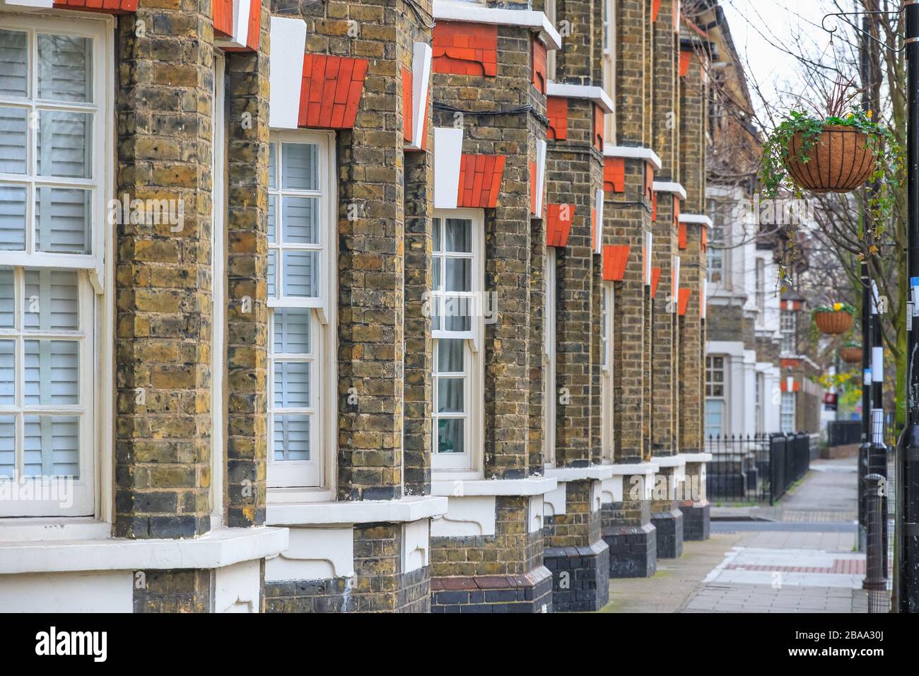 Maisons en terrasses anglaises traditionnelles à Londres, au Royaume-Uni Banque D'Images