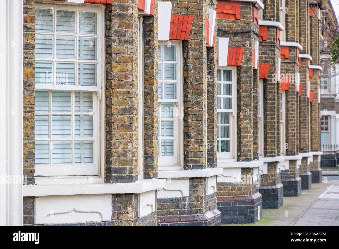 Maisons en terrasses anglaises traditionnelles à Londres, au Royaume-Uni Banque D'Images